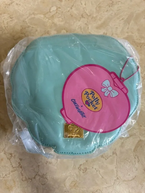 Cakeworthy Polly Pocket Mint Shell Crossbody Bag - Picture 2 of 2